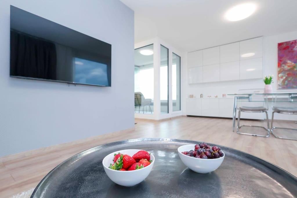 Danubius One - Spacious Apartment W Free Parking Bratislava Esterno foto