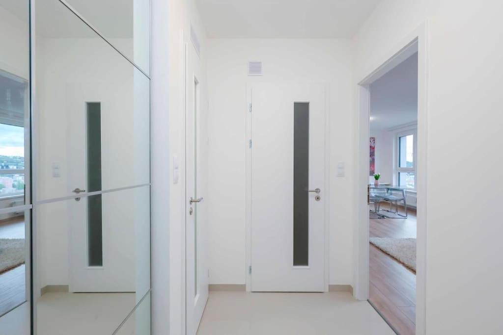 Danubius One - Spacious Apartment W Free Parking Bratislava Esterno foto