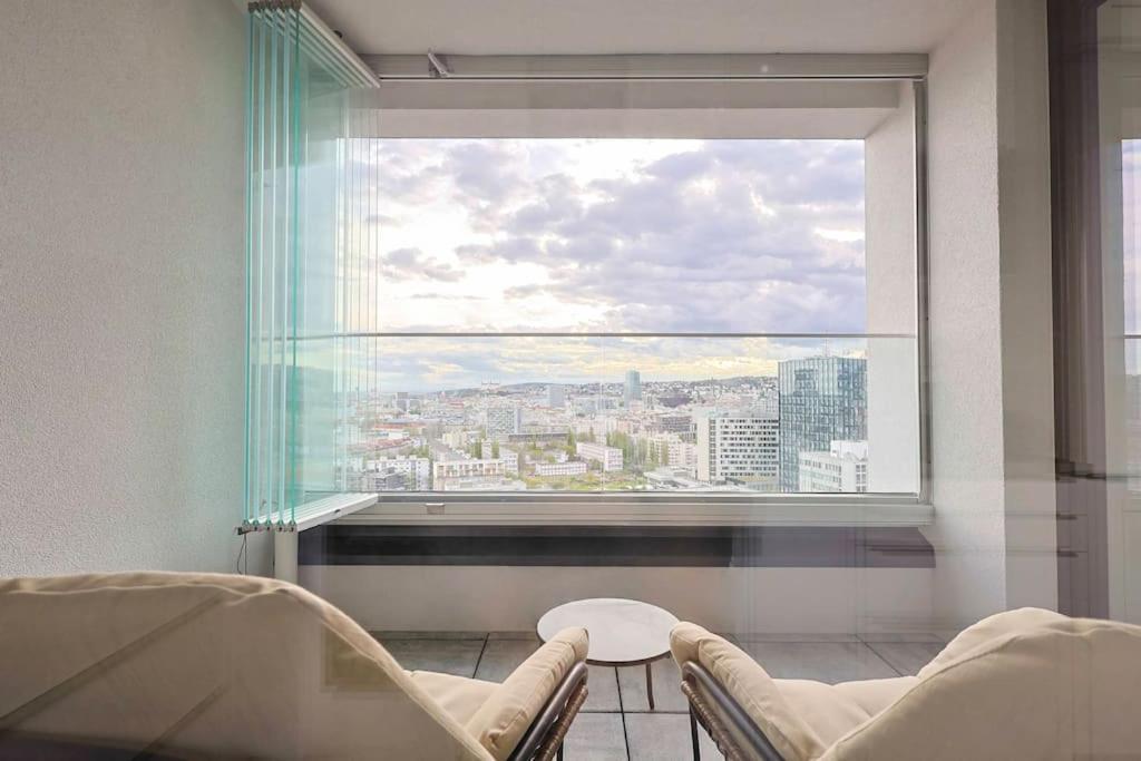 Danubius One - Spacious Apartment W Free Parking Bratislava Esterno foto
