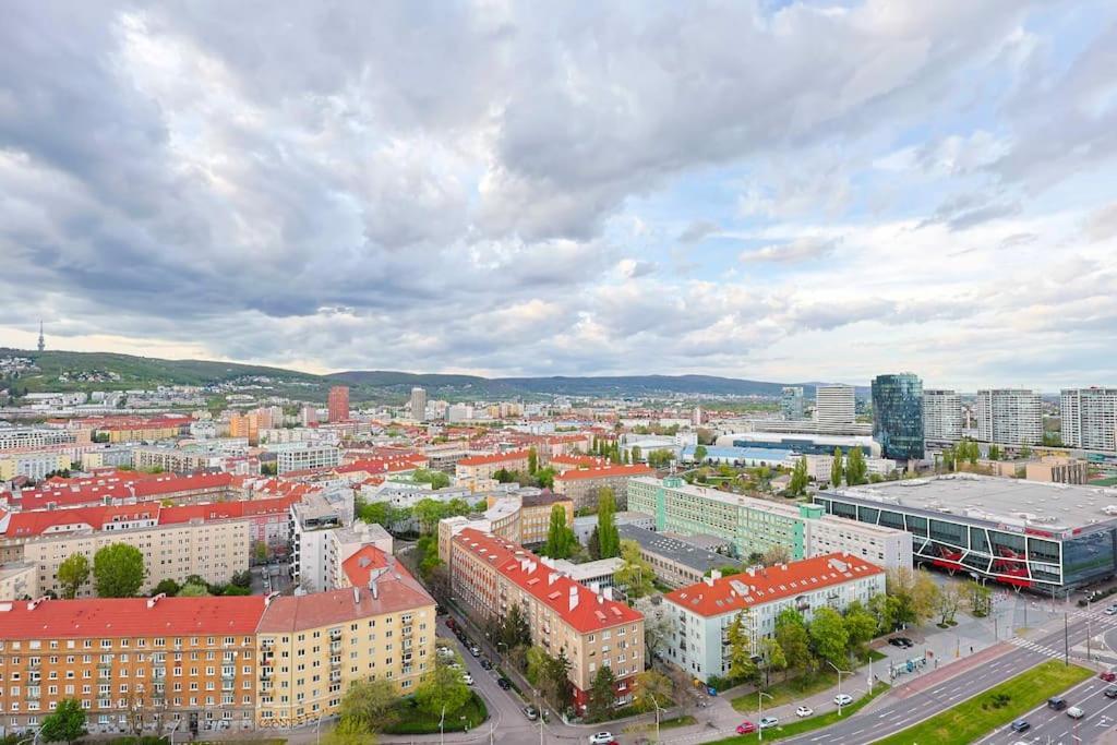 Danubius One - Spacious Apartment W Free Parking Bratislava Esterno foto